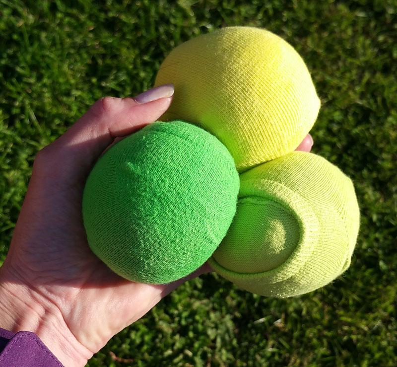 Jonglierbälle selber machen: Spaß für Groß und Klein!